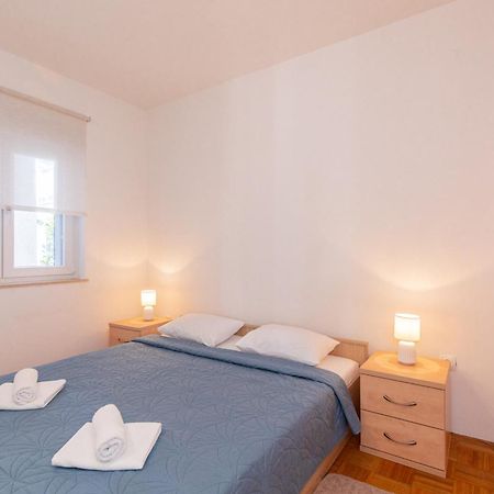 Apartment Laura Пунат Екстер'єр фото