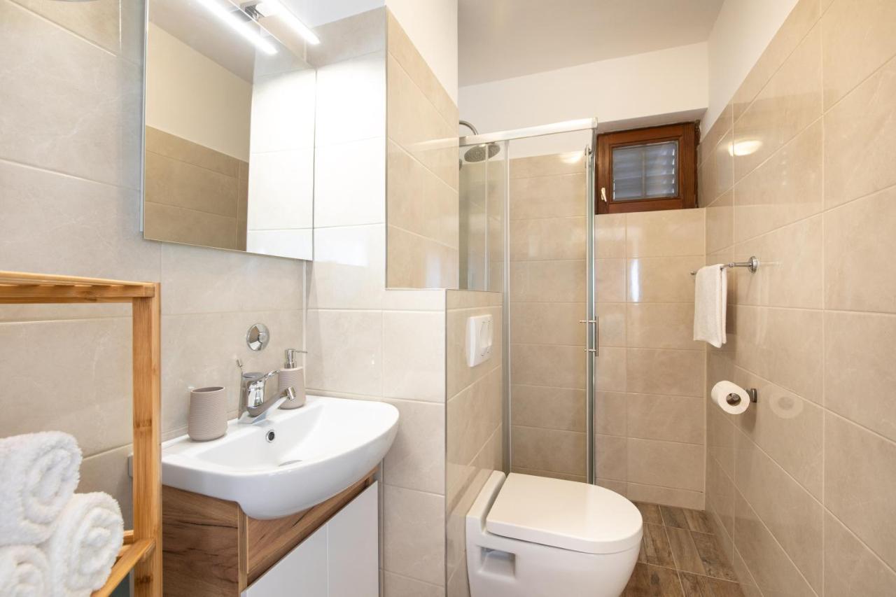 Apartment Laura Пунат Екстер'єр фото